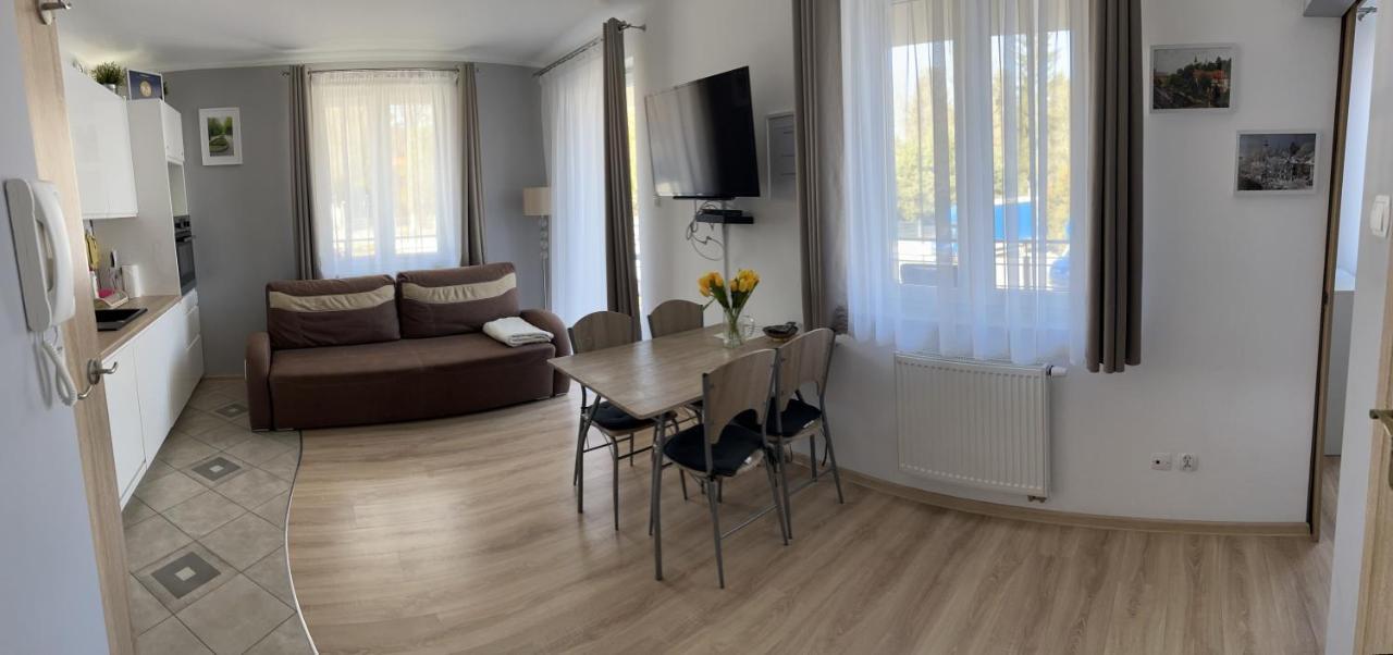 Apartament Z Duzym Balkonem Osiedle Zwyciezcow Polanica-Zdroj Exterior photo